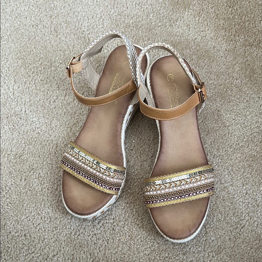 Chic Tan and Gold Women's Sandals